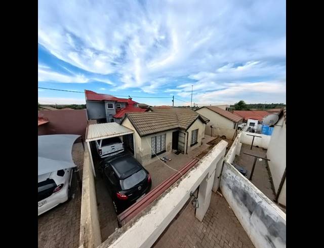 3 BEDROOM HOUSE FOR SALE IN CLAYVILLE